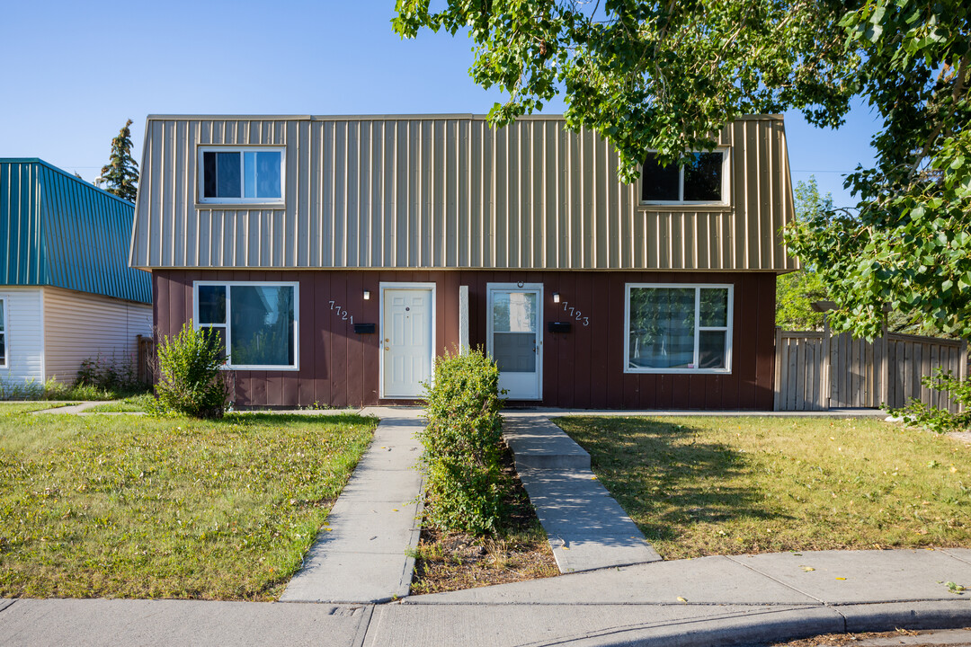 7575 Bowness Rd NW in Calgary, AB - Building Photo