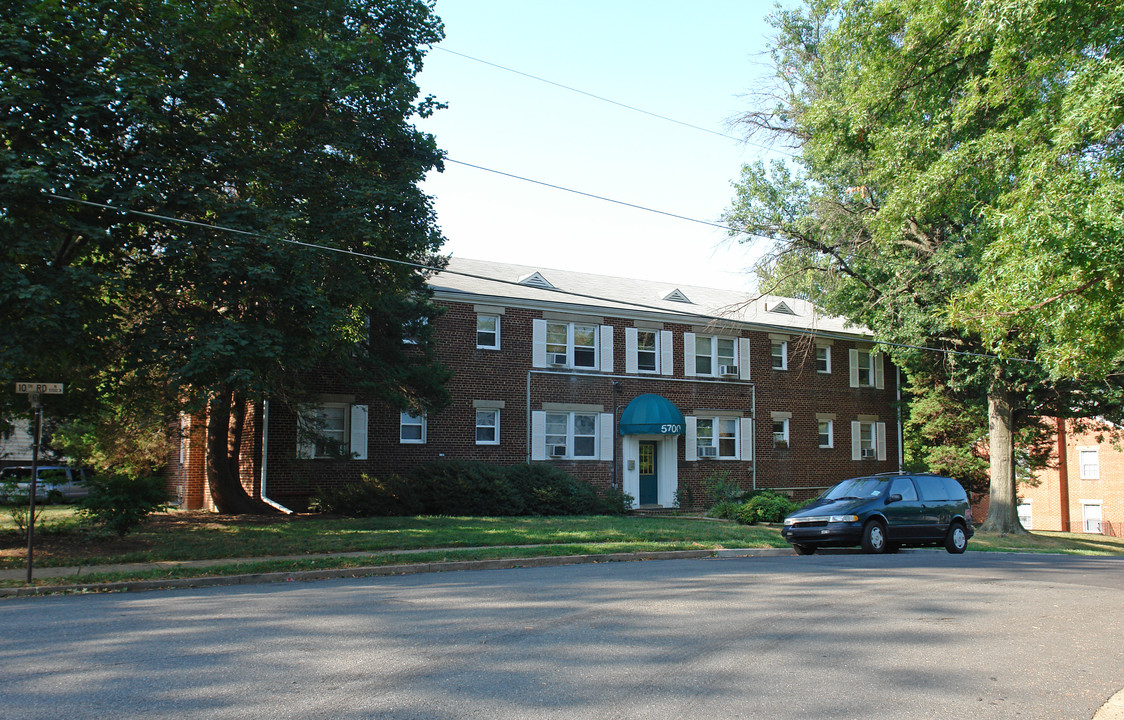 The Ashtons in Arlington, VA - Building Photo