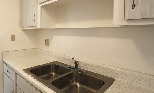 Quail Hollow and Sherwood Knoll Apartments in Fort Mitchell, KY - Foto de edificio - Interior Photo