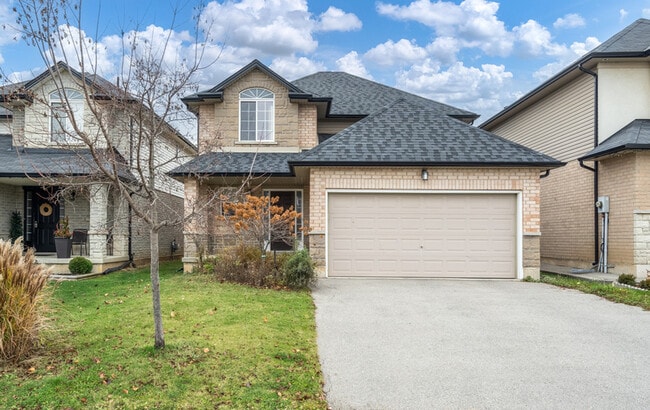 104 Davinci Blvd in Hamilton, ON - Building Photo - Building Photo