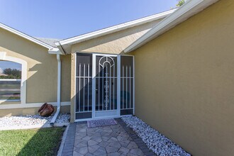 223 SW 42nd St in Cape Coral, FL - Building Photo - Building Photo