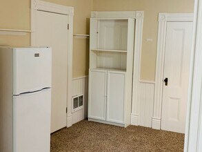 4234 S View Point Ter in Portland, OR - Building Photo - Building Photo