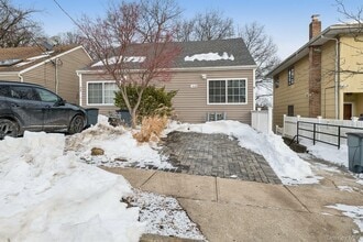 60 Marwood Rd N in Port Washington, NY - Building Photo - Building Photo