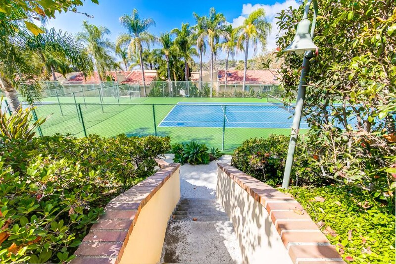 34101 Via California in San Juan Capistrano, CA - Building Photo