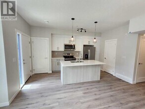 400-400 Belmont St SW in Calgary, AB - Building Photo - Building Photo