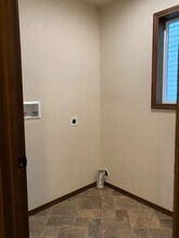 911 Poplar Dr in Dallesport, WA - Building Photo - Building Photo