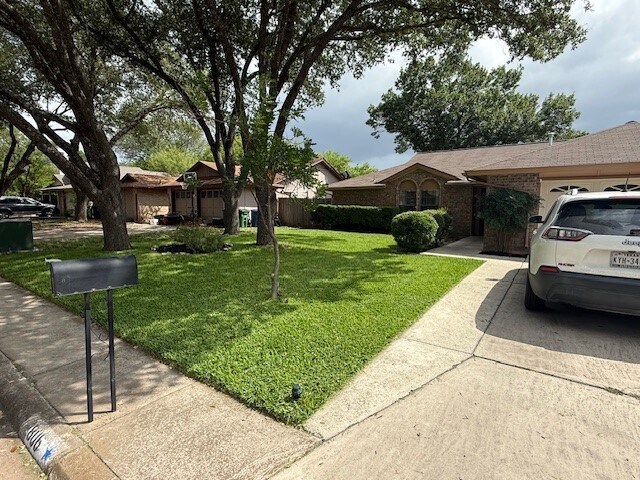 2806 Burning Rock St in San Antonio, TX - Building Photo - Building Photo