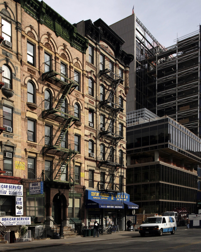 225 Madison St in New York, NY - Building Photo - Building Photo