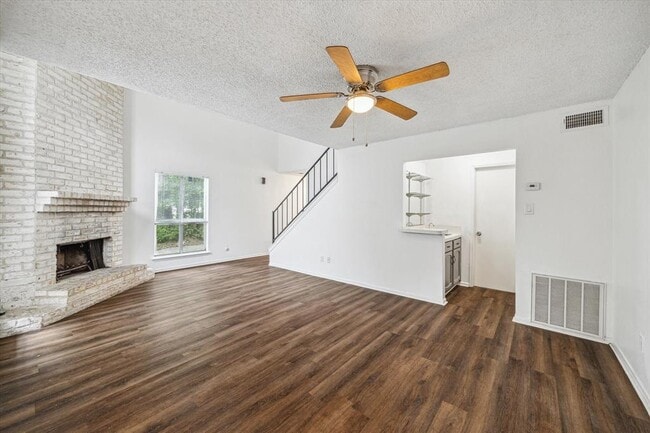 5779 Easthampton Dr in Houston, TX - Building Photo - Building Photo