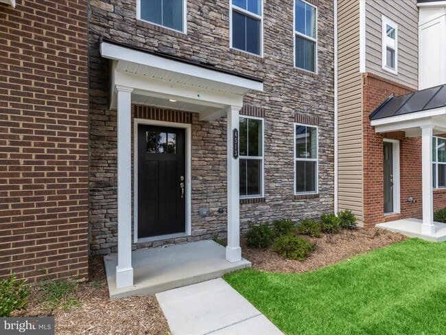 4513 Bathgate Ct
