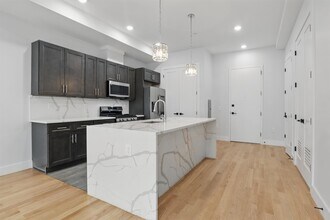 50 Cambridge Ave in Jersey City, NJ - Building Photo - Building Photo