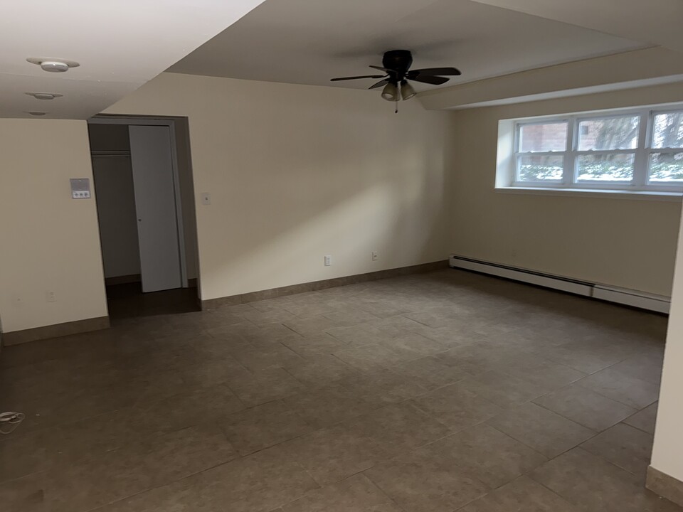 405 Park Ave, Unit B in Rutherford, NJ - Building Photo