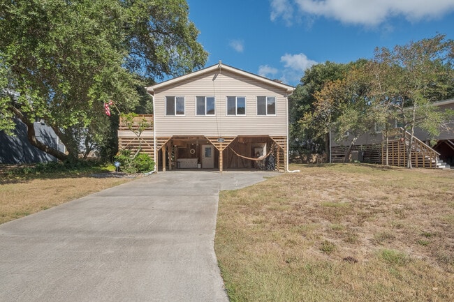 property at 4327 S Hammerhead Dr