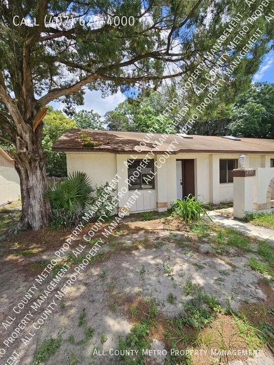 9917 Burl Way in Orlando, FL - Building Photo