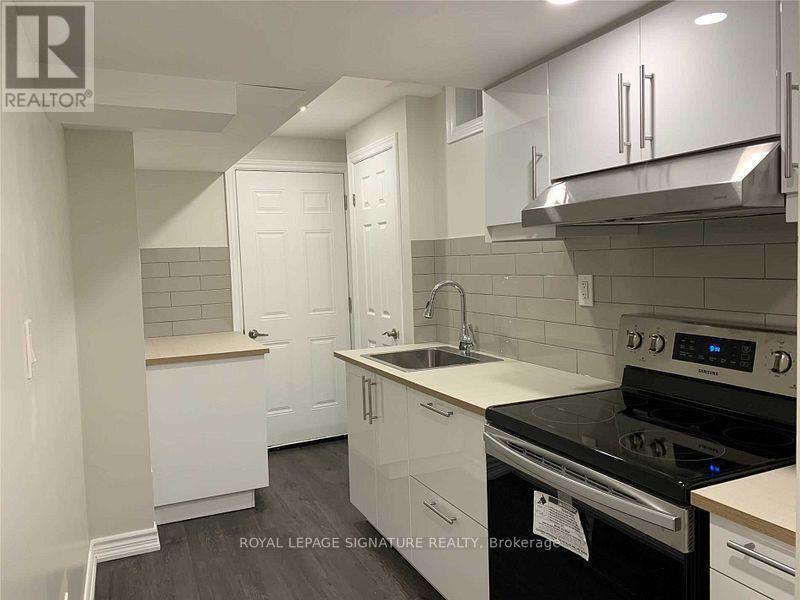 61 Frenchpark Cir in Brampton, ON - Building Photo