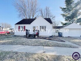 811 Annabelle Dr in Toledo, OH - Building Photo