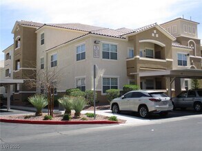 8777 W Maule Ave in Las Vegas, NV - Building Photo - Building Photo