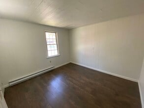 225 Cottage Ln in Cresco, PA - Building Photo - Building Photo