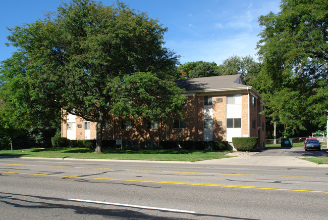 Poxson Apartments in Lansing, MI - Foto de edificio - Building Photo