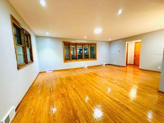 2791 N Forest Rd, Unit 0339 in Getzville, NY - Building Photo - Building Photo