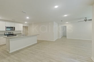 317 Monarch Ln in Pensacola, FL - Building Photo - Building Photo