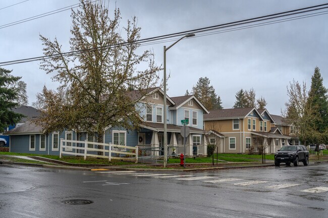 Z_Covey Run Apartments in Forest Grove, OR - Building Photo - Building Photo