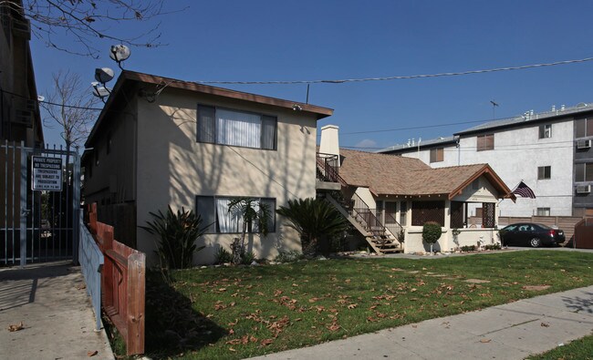 4319 Toland Way in Los Angeles, CA - Building Photo - Building Photo