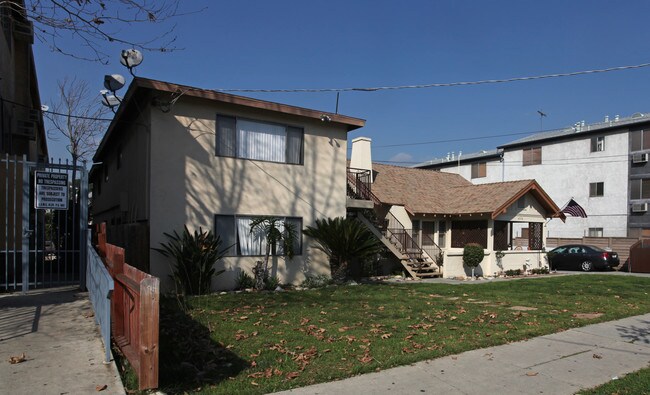 4319 Toland Way in Los Angeles, CA - Foto de edificio - Building Photo