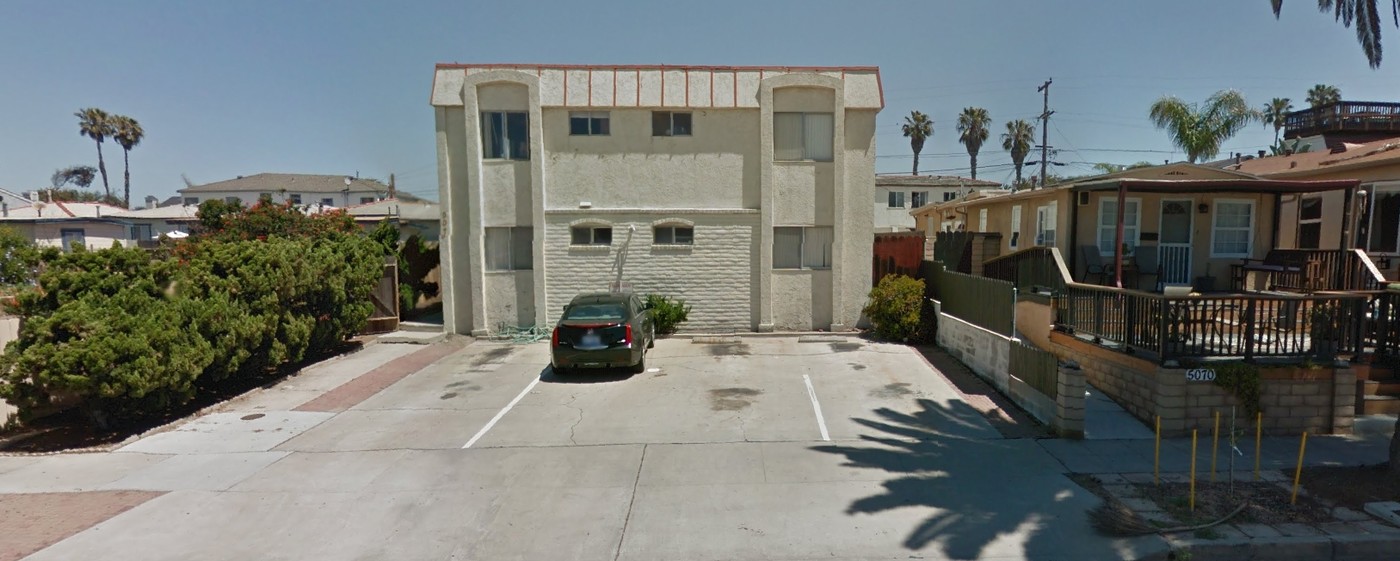 5076 Saratoga Ave in San Diego, CA - Building Photo