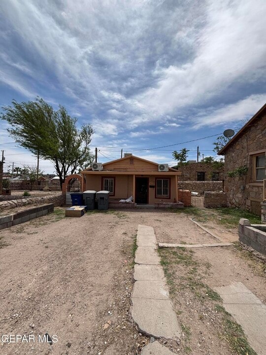 4000 1/2 Sacramento Ave in El Paso, TX - Building Photo