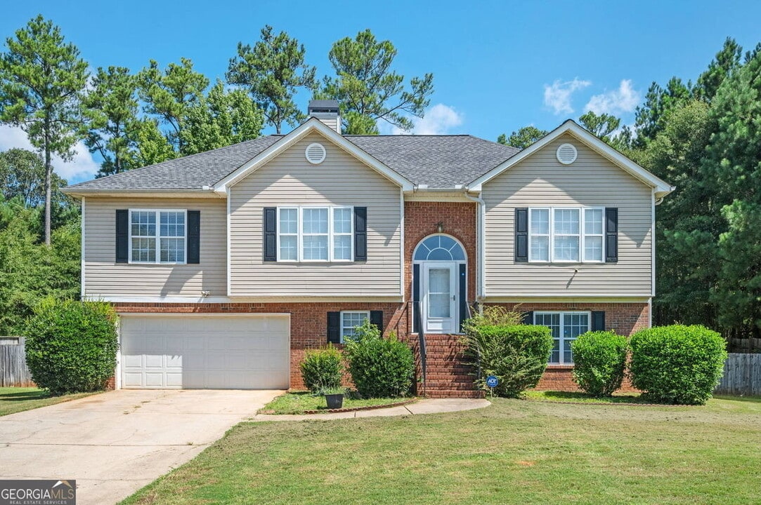 233 Cobblestone Ln in Mcdonough, GA - Building Photo