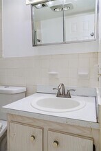 6211 SW 37th St, Unit 211 in Davie, FL - Building Photo - Building Photo