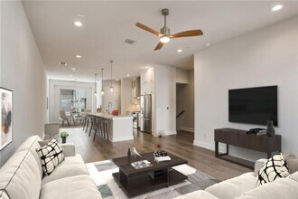 3905 Vantage Dr in Austin, TX - Building Photo - Building Photo