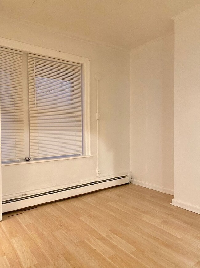 6033 Elmwood Ave in Philadelphia, PA - Building Photo - Building Photo