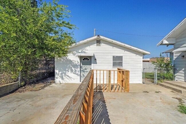 property at 200 SW 6th Ave