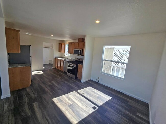 590 E Kinney St in Coalinga, CA - Building Photo - Building Photo