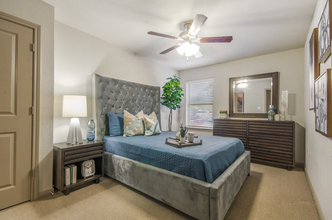 Tinsley Place Apartments Photo