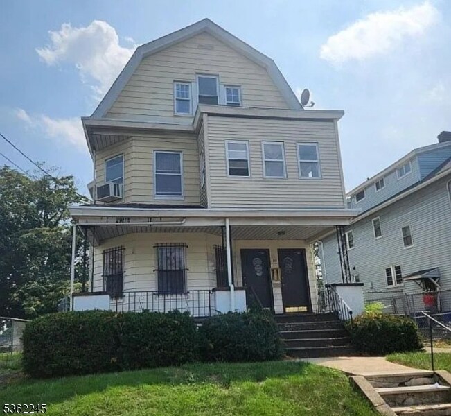 108 Nesbit Terrace in Irvington, NJ - Building Photo