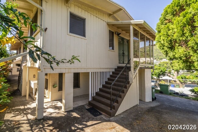 1835 Akone Pl in Honolulu, HI - Building Photo - Building Photo