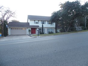 2604 Rollingwood Dr in West Lake Hills, TX - Building Photo - Building Photo