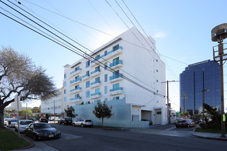 Wilshire Fairfax Condos in Los Angeles, CA - Building Photo - Building Photo