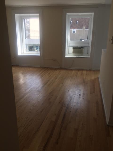 387 6th Ave in New York, NY - Building Photo