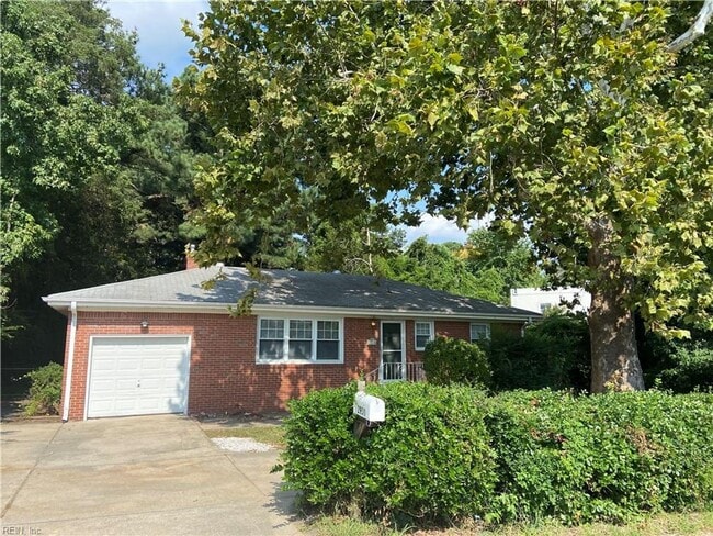 property at 2950 N Lynnhaven Rd