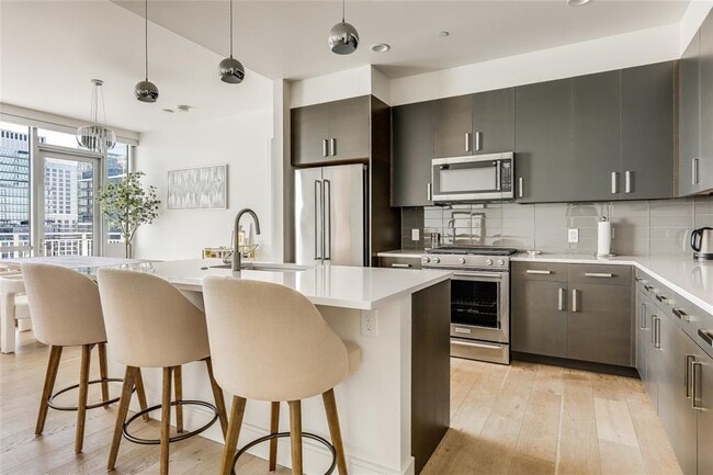 222 West Ave in Austin, TX - Building Photo - Building Photo