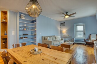 94 Main St-Unit -7 in Westhampton Beach, NY - Foto de edificio - Building Photo
