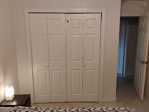 13139 SW 4th St in Miami, FL - Foto de edificio - Building Photo