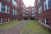 West Ridge in Chicago, IL - Foto de edificio - Building Photo