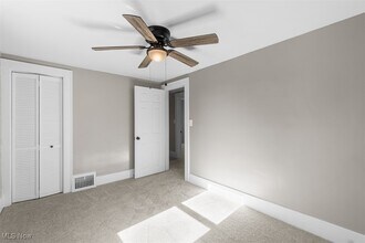 1922 12th St in Cuyahoga Falls, OH - Building Photo - Building Photo