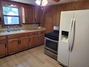 15813 Burrell St in Cameron, OK - Building Photo - Building Photo
