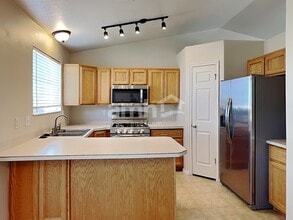 2258 S 2775 W in Syracuse, UT - Foto de edificio - Building Photo